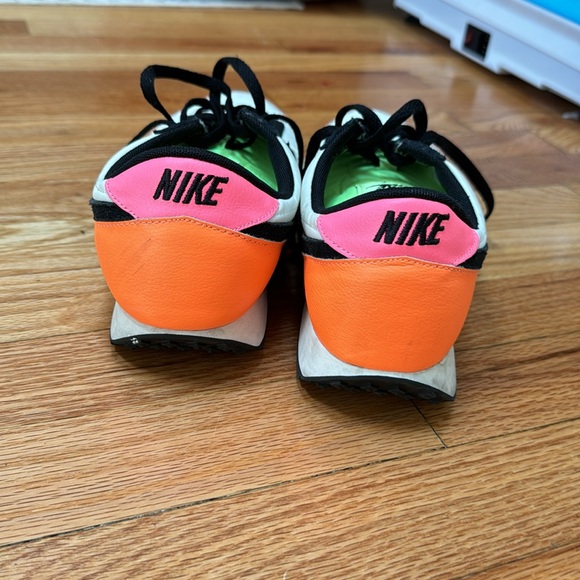 Nike Womens DBreak White Black Atomic Orange Sneakers DJ5996-100 sz 11 NWOT - Picture 2 of 6